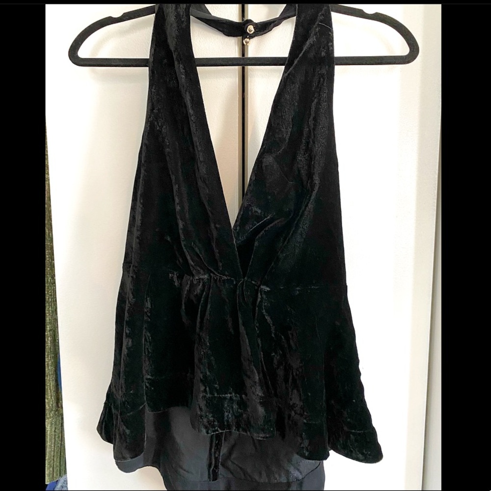 Sexy black express top!